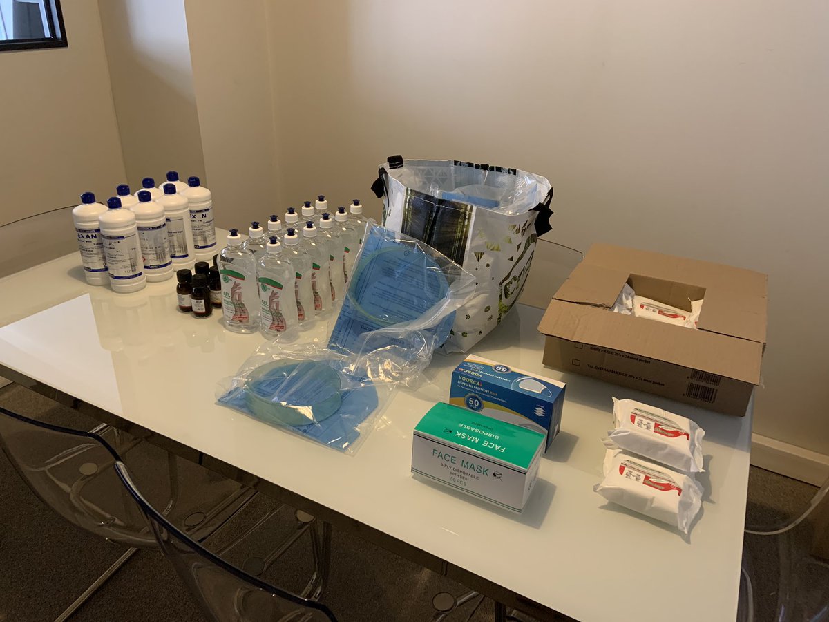 Fdeboom's tweet image. Pour une fois changer de tous ces discours de velos et de cours suprême... Dans mon petit monde non politisé la vie reprend, le boulot reprend, et les consignes de sécurités seront respectées... Preparatifs pour lundi... masques, gels, visieres, lingettes...