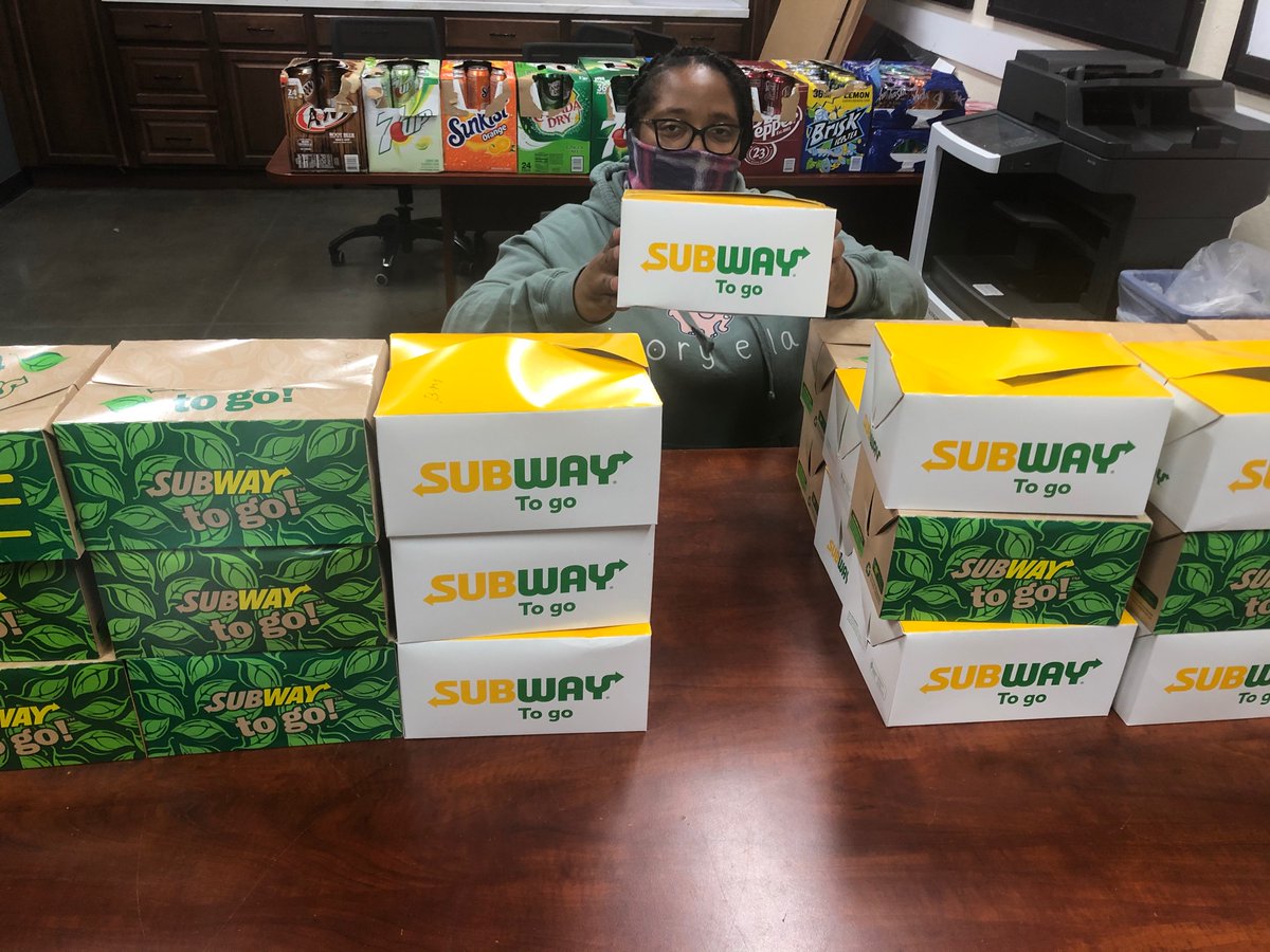 Subway for the win!🥖  634 kicks ass !😎<a href="/AbiganaAlicia/">Alicia Abigana</a> amazing stores think alike 😂. @angelgirl0618 <a href="/RyanMathes34/">Ryan Mathes</a> <a href="/mosunich/">Deborah Mosunich</a> <a href="/GwenB_HDtweetin/">Gwen Bellamy-Tarpeh</a> <a href="/1961salsa/">Lorena</a>