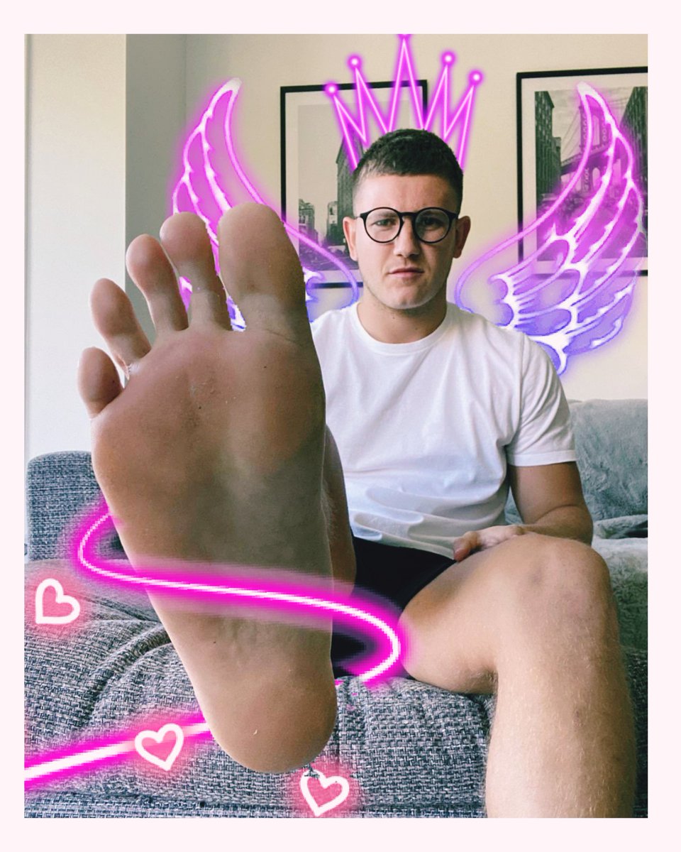Deniz69372094's tweet photo. The godly @Samdoolan4 is a gift from the heavens to us footslaves and sissies. Absolute Alpha Perfection π
#dominantalphamale
#straightmensfeet
#malefootfetish
#masterandslave
#malefootworship
#malefootsoles
#perfectmale
#jockfootworship
#bossfeet
#realalpha https://t.co/weEVO4OMvQ