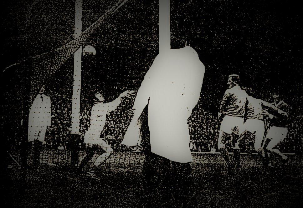 gaathenandnow's tweet photo. 1972 - The Paddy Fenning (RIP) goal which helped Offaly win the 1972 AI Football Final Replay @SeirKieran_GAA @Offaly_GAA @tullamoregaa @RhodeGAA @EdenderryGAA #GAAGloryDays #GAA https://t.co/L9ajpwapY1
