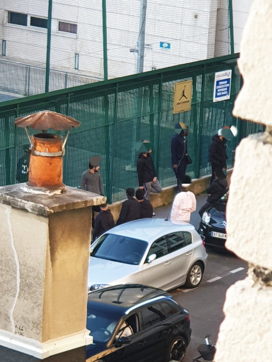 La distanciation sociale : un mythe ?
<a href="/avron_en_colere/">Avron en colère</a>

#paris20