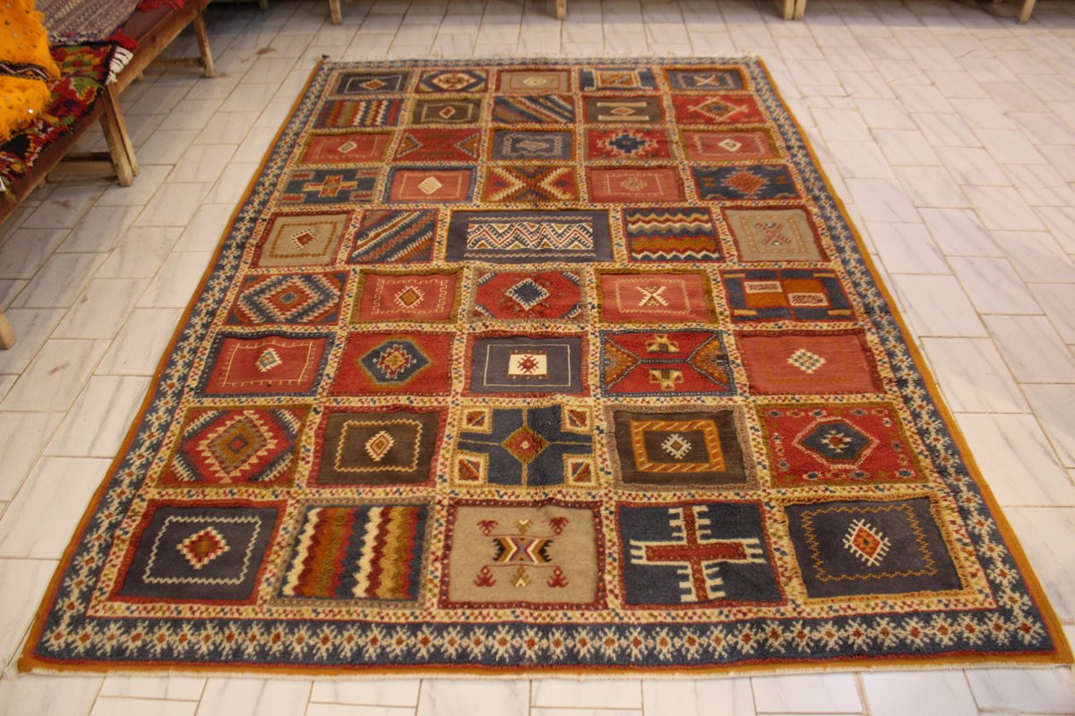 yazid130's tweet photo. Unique vintage piece of art 11feet/7feet Berber Moroccan rug hand woven from Ait Ouaghrda berber nomad carpet https://t.co/3v6glVTex4 #orange #vintage  #bleu #marocainrug  #bureau #bohemeeteclectique #decoratif #laine #orangeandblue https://t.co/A5SCGCgX5T
