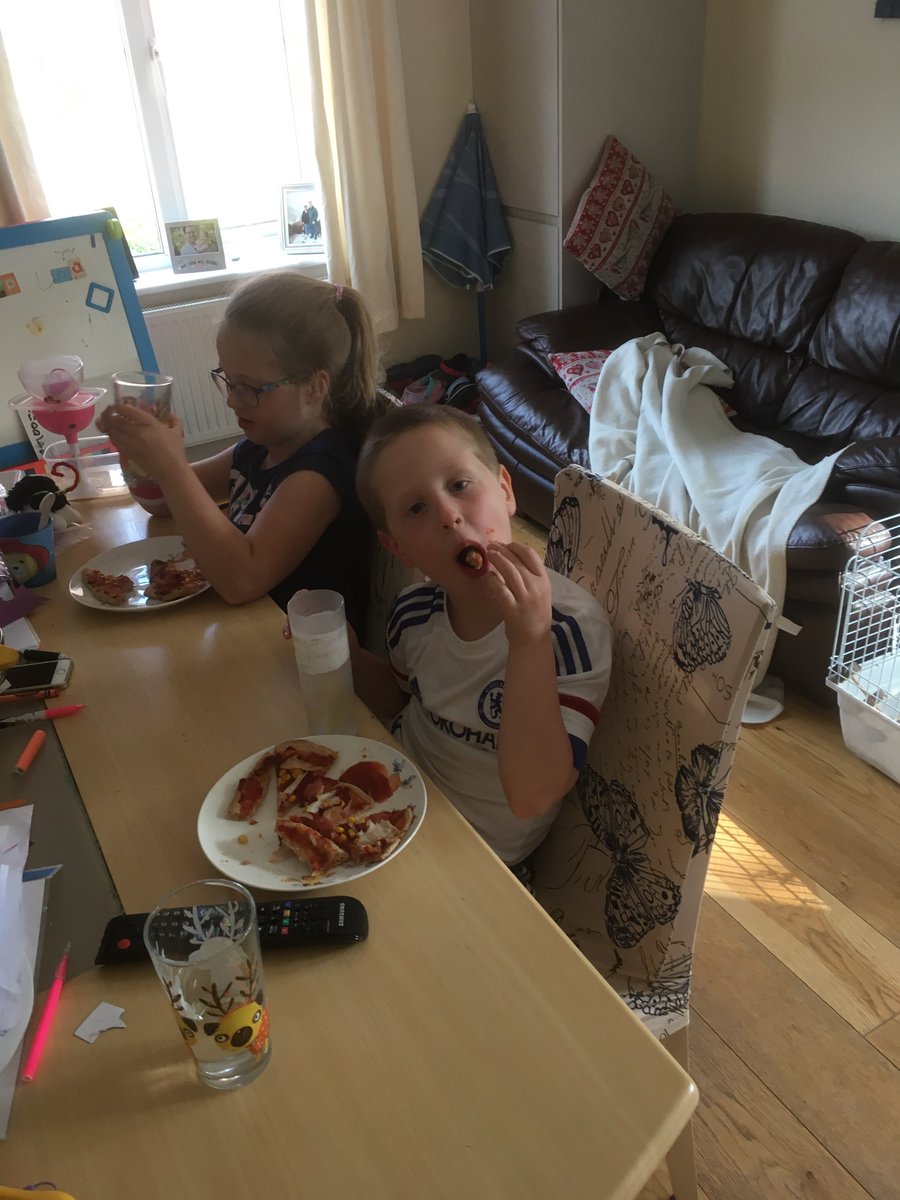 candicefiler's tweet photo. @LibanusLavender Harri has loved pizza Friday. Lots of onion, ham, peppers and sweet corn 😋. Hope you have had a nice pizza Friday too. https://t.co/1cwOmE3xrv