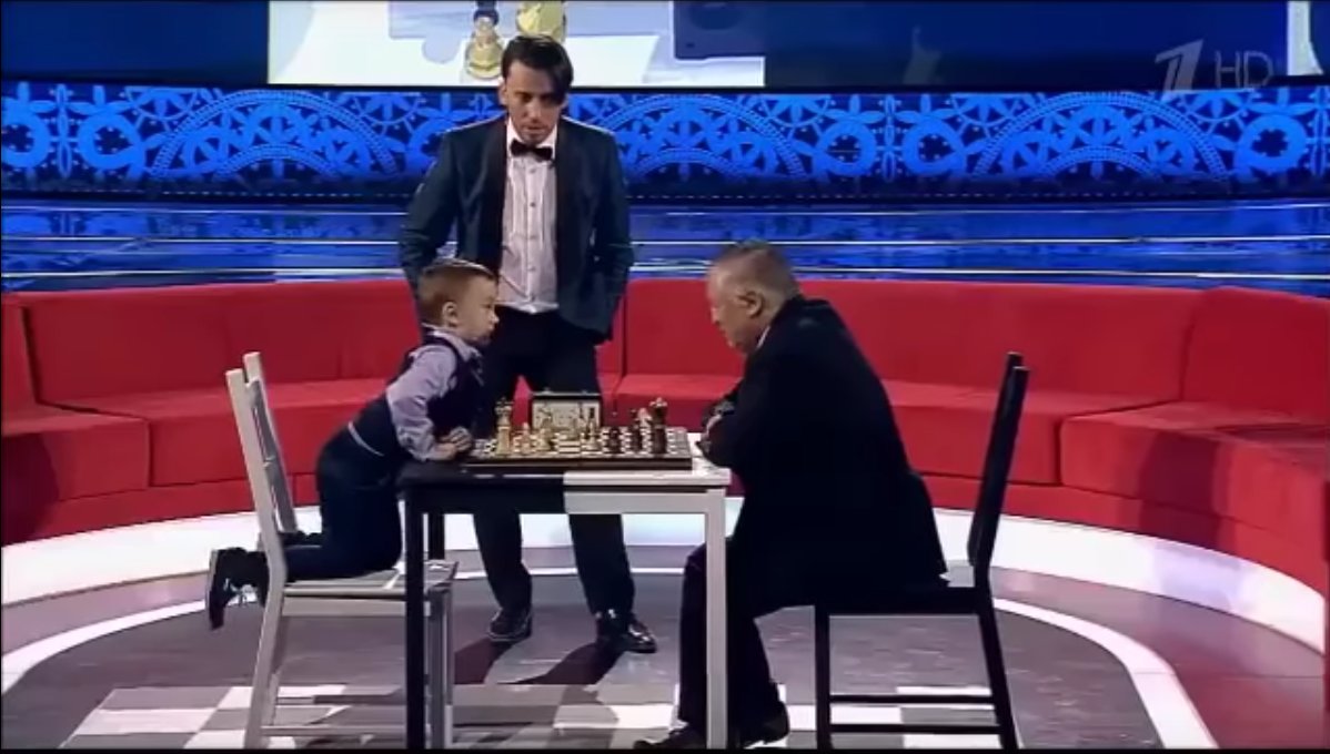 Misha Osipov (3 yo) vs Anatoly Karpov (2016) 