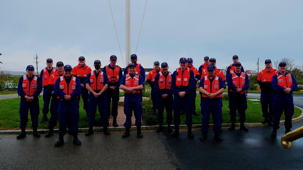 USCG's tweet photo. It's Wear Your Lifejacket to Work Day! #USCG members from around the nation are proudly sporting their PFDs. 

Next time you're on the water, #WearIt! https://t.co/6X9kbhcfPm