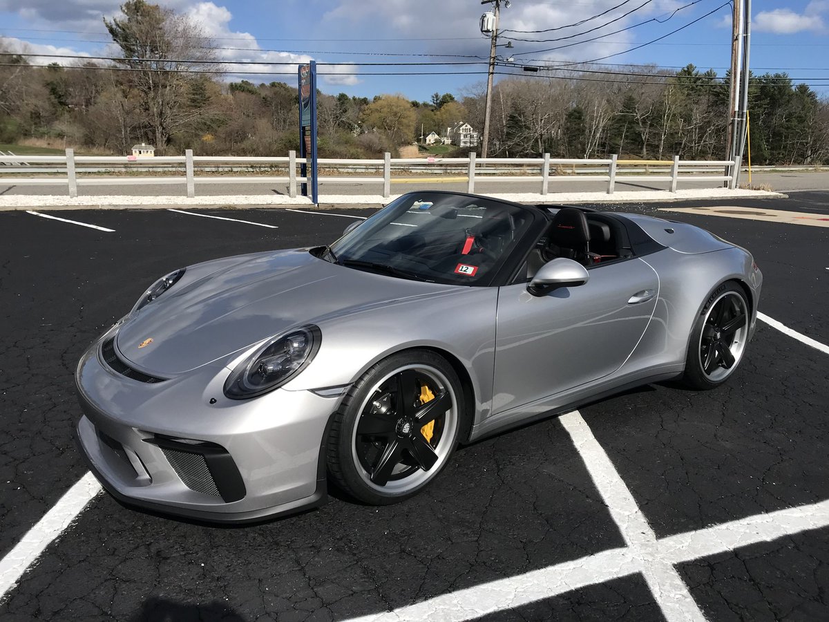 ForgelineWheels's tweet photo. Does a #porsche #speedster deserve something special? #glaswerks agreed with #forgeline #centerlock #FU3C! https://t.co/9tW2SH0enq https://t.co/mIUd9H8yZd