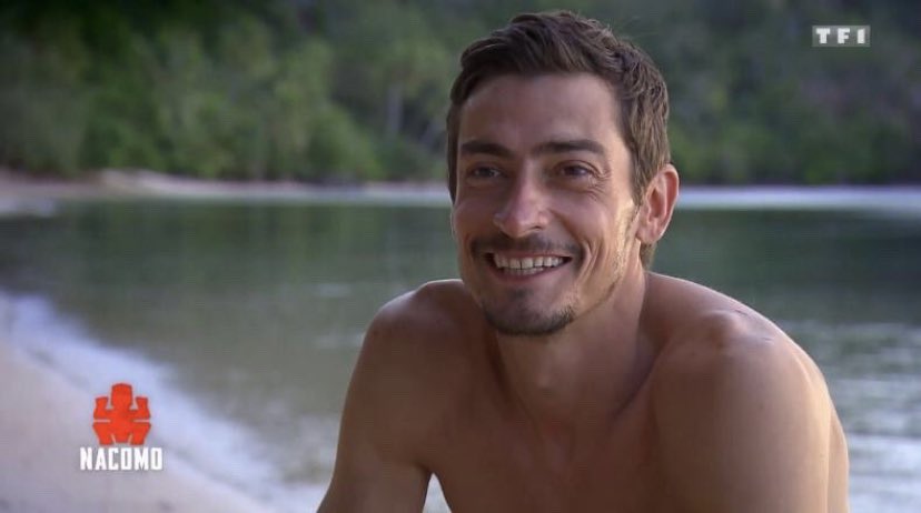Video2T's tweet photo. La répartie, les punchline, le vocabulaire, le physique, les valeurs un vrai super héros élisons le en 2022 ⭐️ #KohLanta https://t.co/ma1h2iwqLf