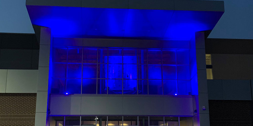 DMCAthletics's tweet photo. DMC is turning on the lights one last time tonight to honor our seniors on what was to be the weekend of graduation.  At 8:20 the DMC Stadium and Performance Hall will be lit for 20 minutes as part of the @IHSAA #lightupIA. Remember to follow social distance guidelines. https://t.co/L52qdtEEy8