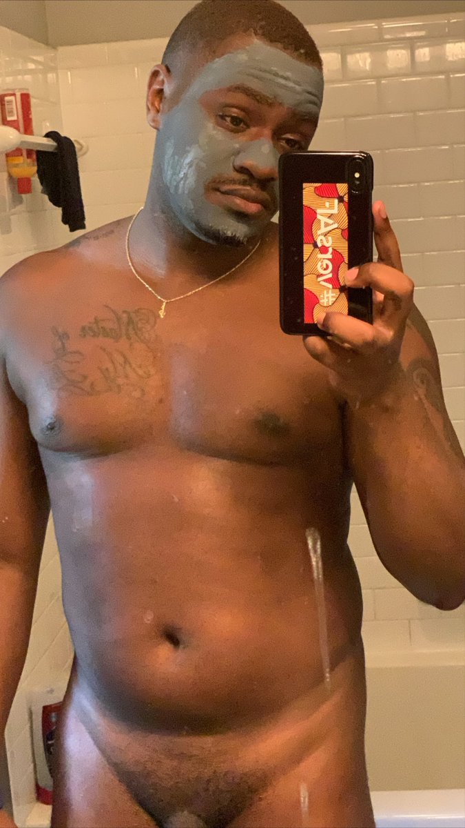 dearblackgaymen's tweet photo. Im #versAF. Mirror #dirtyAF.
#Quarantine15
#MightDeleteLater
#ProbablyWont
#JudgeMeLater https://t.co/NwIWQ5NLE0