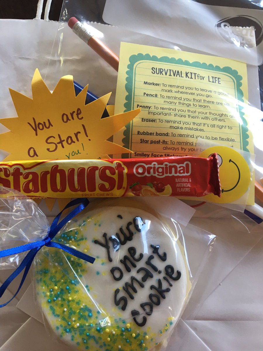 ThoreyEllis's tweet photo. Today we dropped of end of the treats for the students in my class. We were able to see 18 of the 22 students.  It was great to see their smiles and feel their joy. https://t.co/VJFPfnHBNr