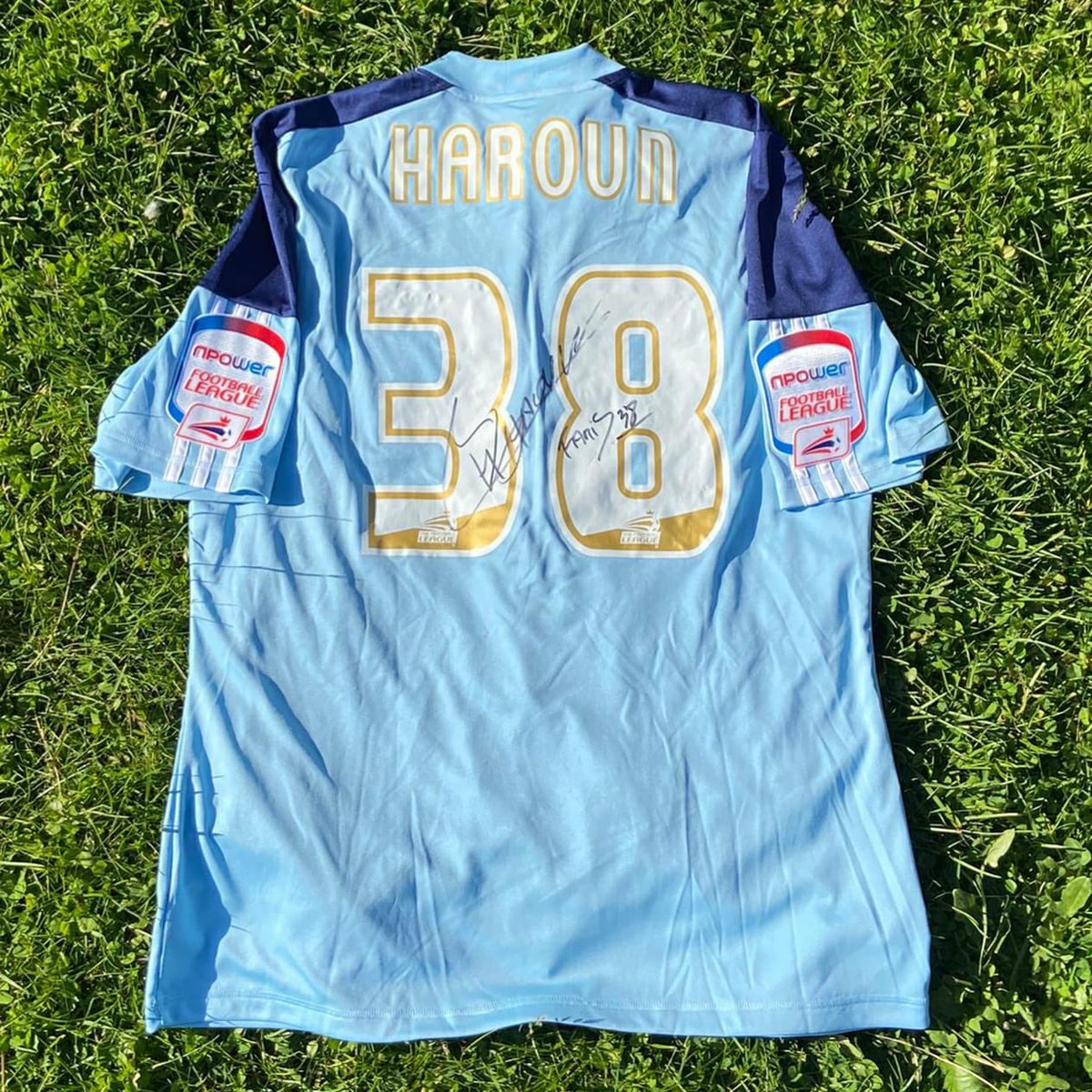 FarisHaroun38's tweet photo. Go on my Instagram page :@farisharoun38
to win this signed Jersey .
#utb #fcMiddlesbrough #Giveaway
🚨🎁giveaway🎁🚨 https://t.co/y7EIbzIh4l