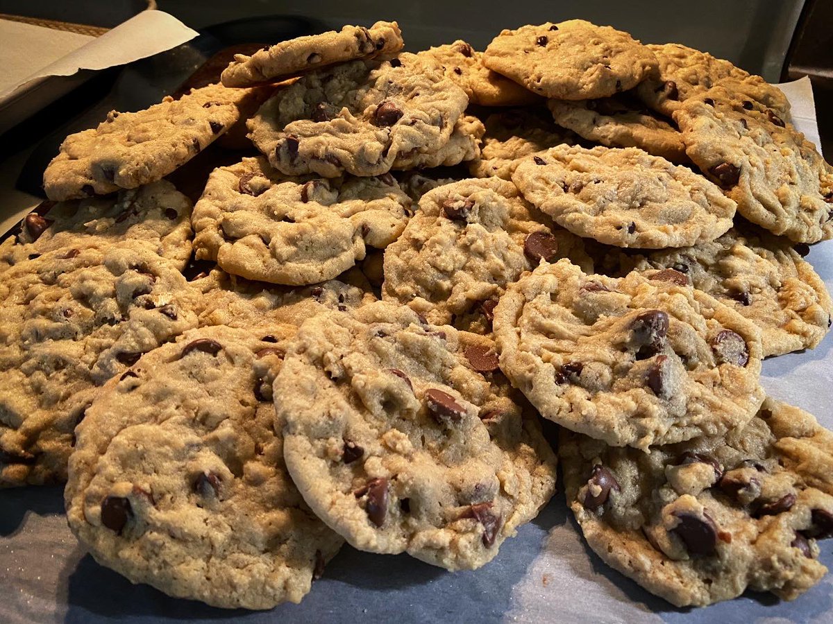DSFedor's tweet photo. A story in 4 parts. Wouldn’t be a quarantine without trying the #DoubleTree #Cookies recipe!! (No nuts, of course. Allergies.) #doubletreecookies https://t.co/Hzii8Ev856