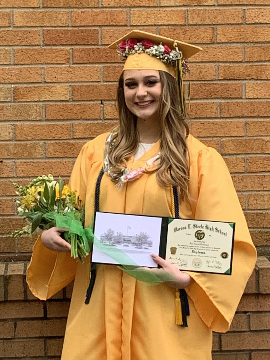 SteelePrincipal's tweet photo. 312 well-deserving @Steeleclassof20 graduates received their diploma this week!!!  The future is a better place with them heading out into the world post-high school. #JobWellDone https://t.co/mGbJHtiXF2