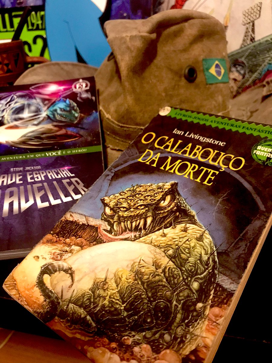 Hj bati um papo no grupo de Telegram do amigo @eduardospohr sobre os  clássicos livros-jogos, q misturam literatura e RPG, e como nos  influenciaram pessoalmente e profissionalmente. 👽 P/ escutar o áudio,