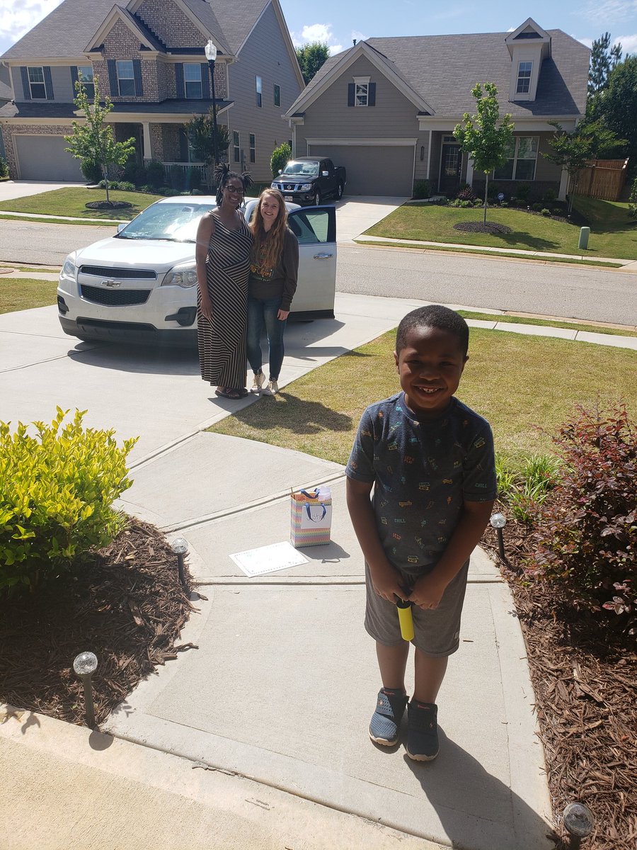 RWilliams_EDS's tweet image. We have a 1st grader!!  Thank you to Mrs. Webster &amp;amp; Mrs. Gates from @hfemiway for a wonderful year! From start to finish... from the traditional setting to remote learning, we loved Justin&apos;s time in your class. 

#LevelUp
#SocialDistancingGiftDropOff
#NeverStopLearningHCS
