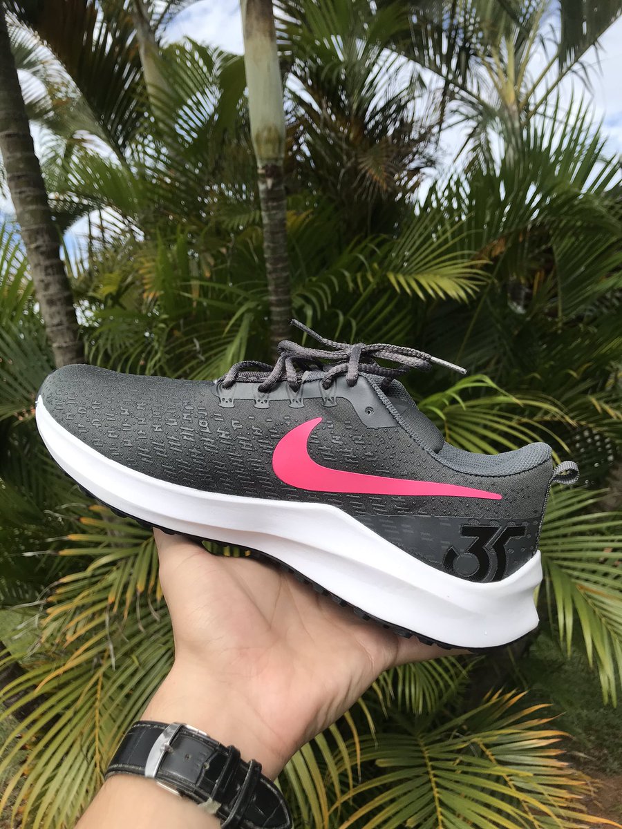 Quebsb's tweet photo. NIKE ZOOM
Tamanho 37 
Interessados chamar 61998762030 
Fazemos entrega 🚚 
#artenisoutlet https://t.co/wID1YZgwO6