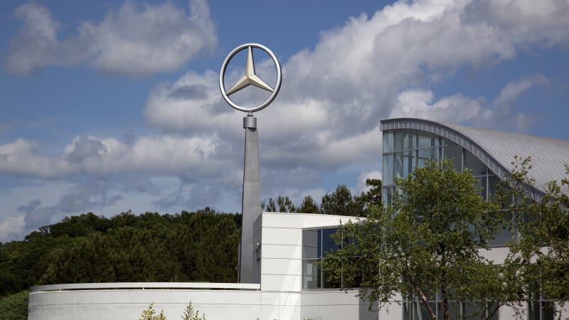 therealautoblog's tweet photo. Daimler to idle Alabama Mercedes assembly plant because of parts shortage: https://t.co/YVo2tElBEi https://t.co/zMBlfoSREu