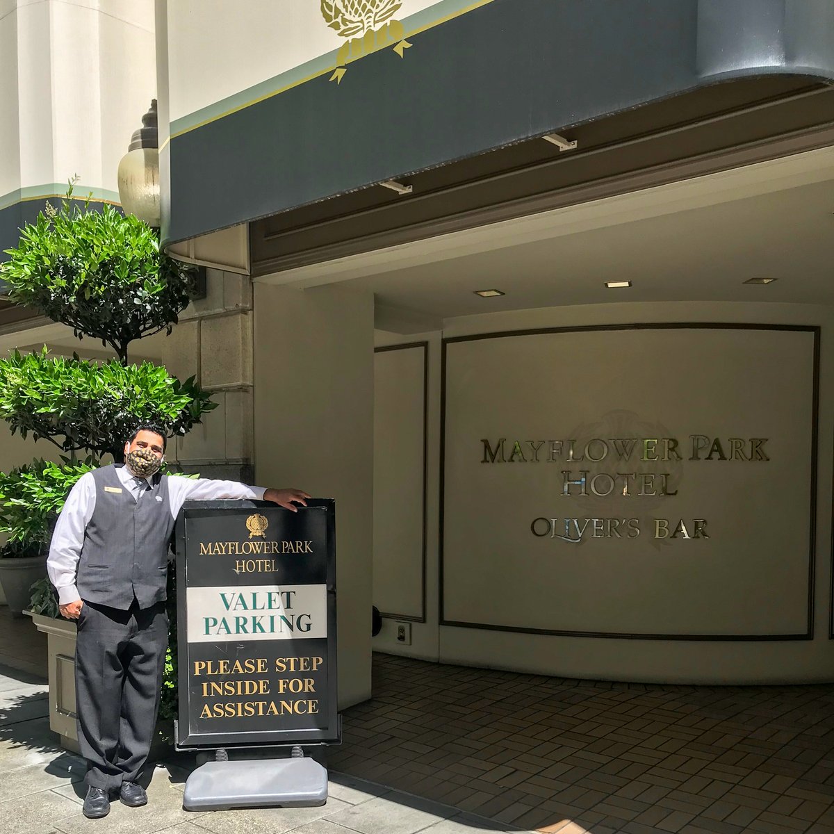 Mayflower Park Hotel tweet media