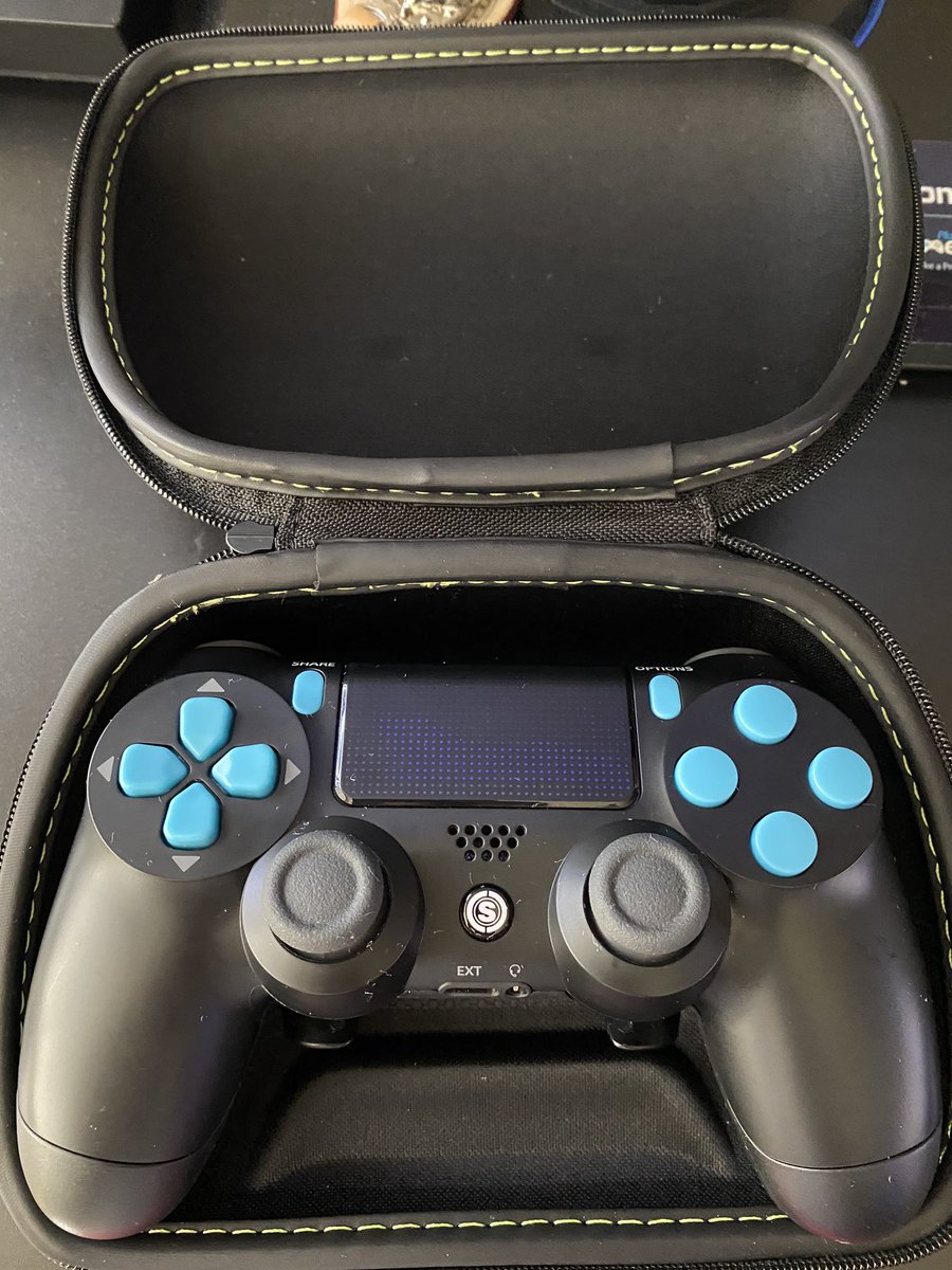 HamzaFrosty's tweet photo. 🚨 @ScufGaming Controller Giveaway 🚨

Just make sure you're following both @HamzaFrosty and @ScufGaming, RT, and tag a friend to enter. 

Winner will be picked 5/25 🍻 https://t.co/BIpiA0QxiB