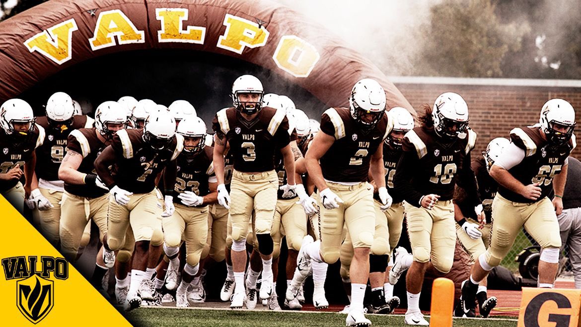 RyanUpp's tweet photo. After a great phone call with Coach Colder I am honored to announce that I have received my first offer from the University of Valparaiso! @CoachColder @TuskyFootball https://t.co/elzqIq1yYh