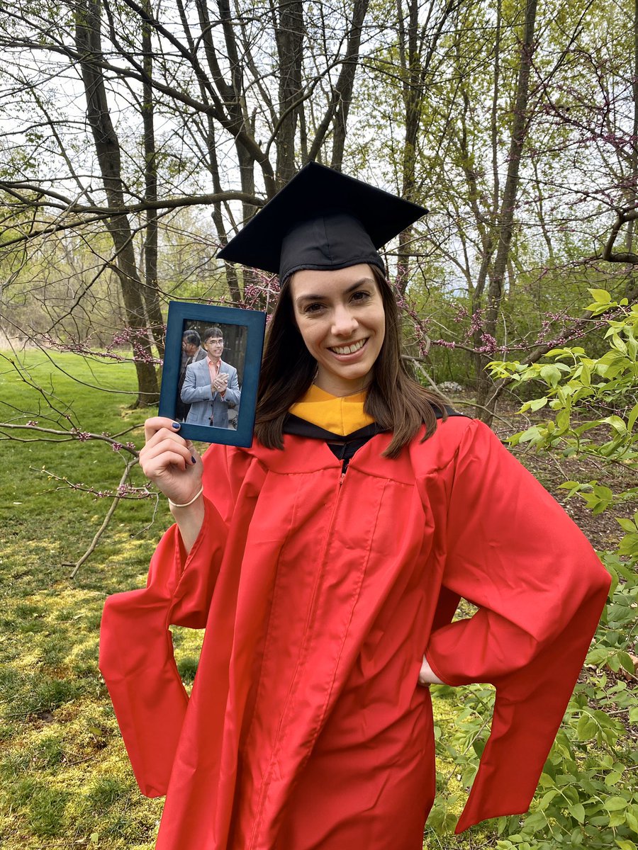 JessKniComms's tweet photo. Iโm supposed to be in Boston today celebrating my M.S. in public relations from @COMatBU. As my friends and professors know, I lost my dad during the first semester, but he was my north star through it all. Happy graduation day! #KeptCOM https://t.co/iVjxJBeBLu