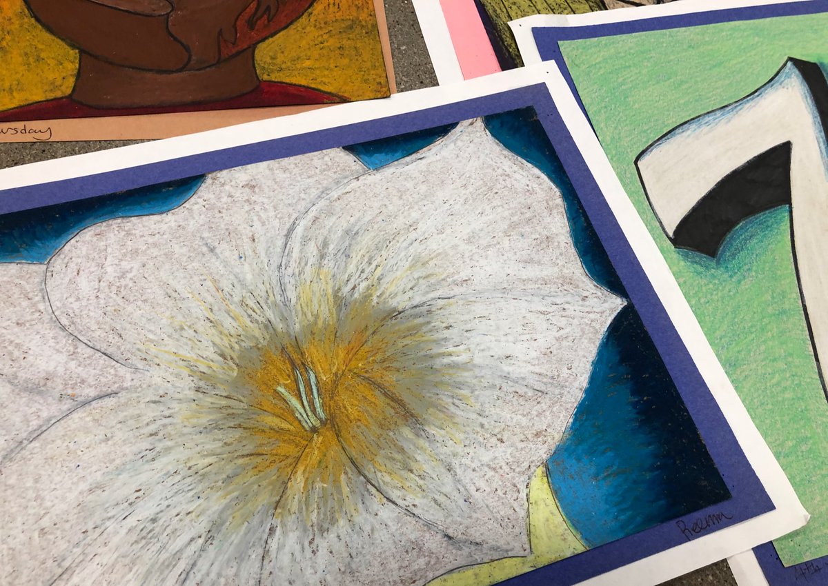 KerrCometsArt's tweet photo. Almost forgot my last group of artwork that I took down last week. This is artwork from my Friday group (1st, 2nd, 3rd, 4th &amp; 5th). @KerrComets @AisdElemArt https://t.co/tvETr9TuZF