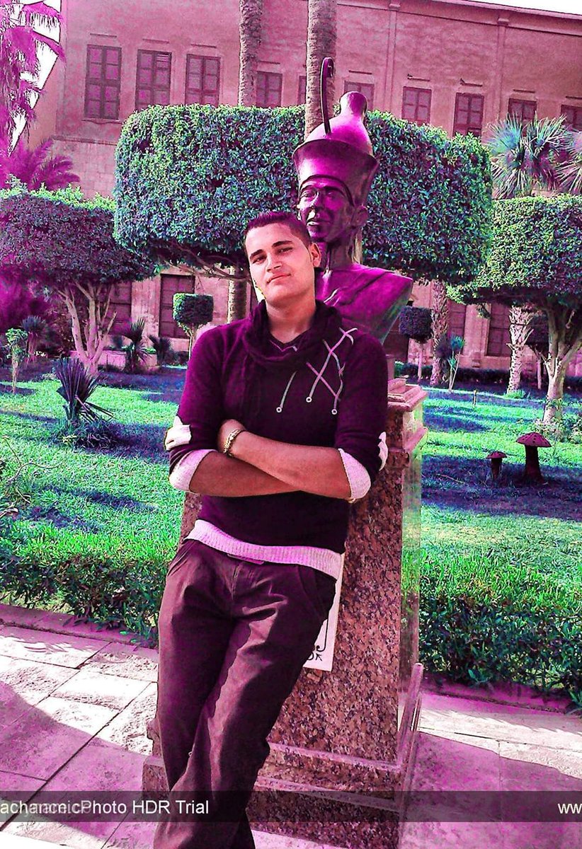 هناك بعض الناس 
اذا  اشتقت اليهم😎
يظنون انفسهم كنوز لذلك دفناهم👑🤫
#ذكريااااااات__ايام__زماااااان💌