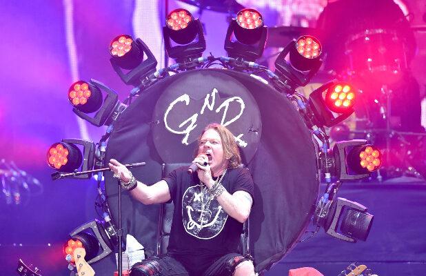 YahooEnt's tweet photo. Guns N’ Roses mock Trump with ‘Live N Let Die With COVID 45’ shirts https://t.co/jZCyDkxkbi https://t.co/NyFicoXUYZ