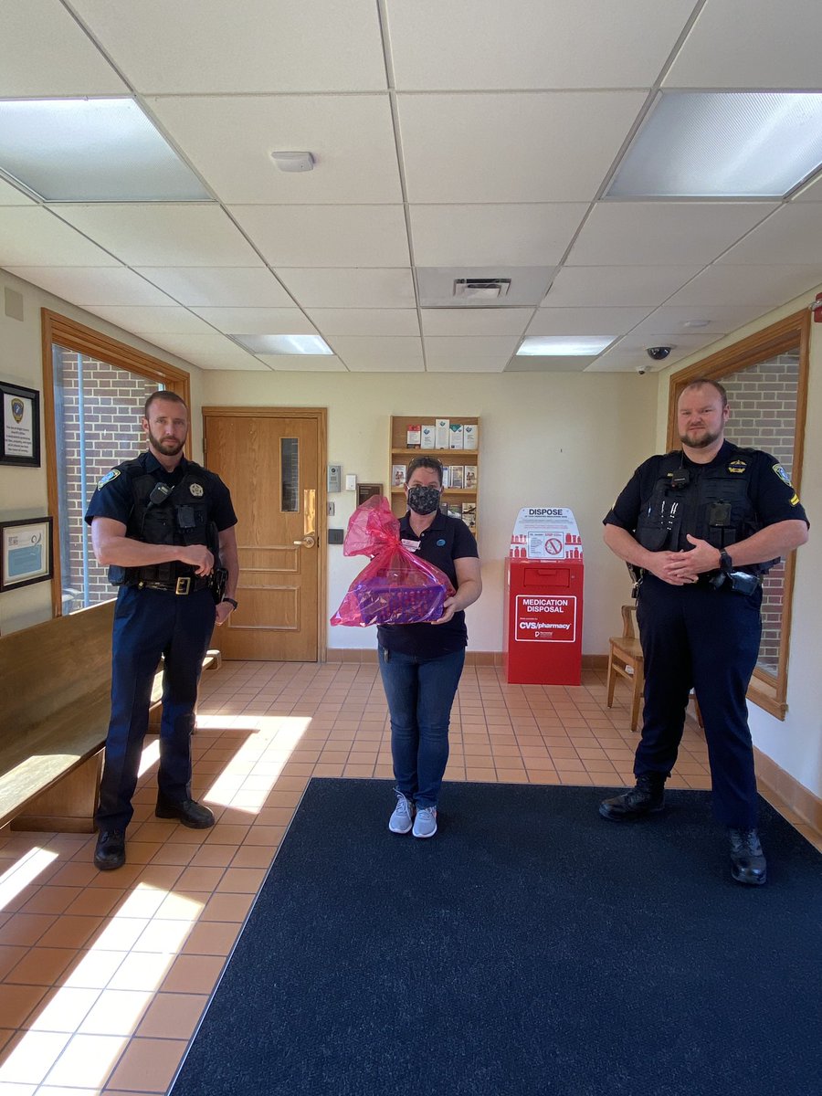 Att_SmthfldVa's tweet photo. It’s National Police Day!!! In honor of those that protect us everyday we delivered baskets for them to enjoy and flyers about promotions just for them!!! 50% off FirstNet for 6 months!!!! Thank you🚔! #NationalPoliceDay #Thanks #ProtelPride https://t.co/trXvJxzqKy