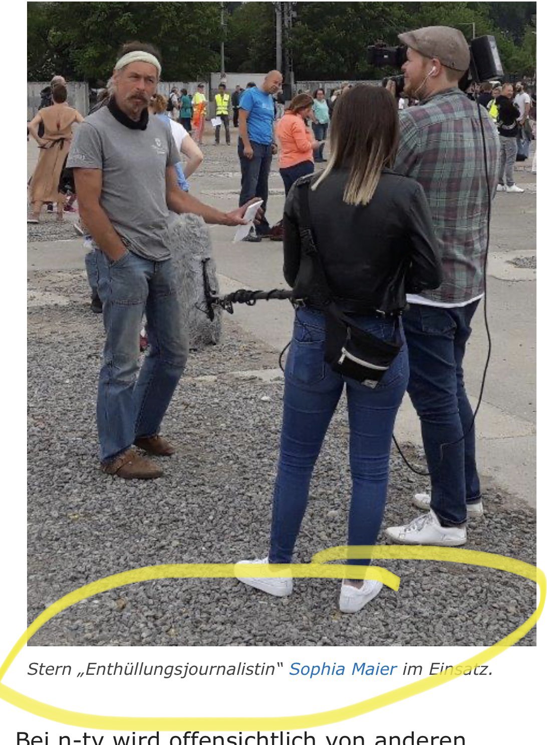 Sophia Maier On Twitter Frage Mich Was Die Rechtsextremen Pi News Dazu Bewegt Heimlich Dieses Foto Zu Machen Und Mich Dann Als Enthullungsjournalistin Zu Titulieren Die Leute Auf Der Demo Zu Fragen