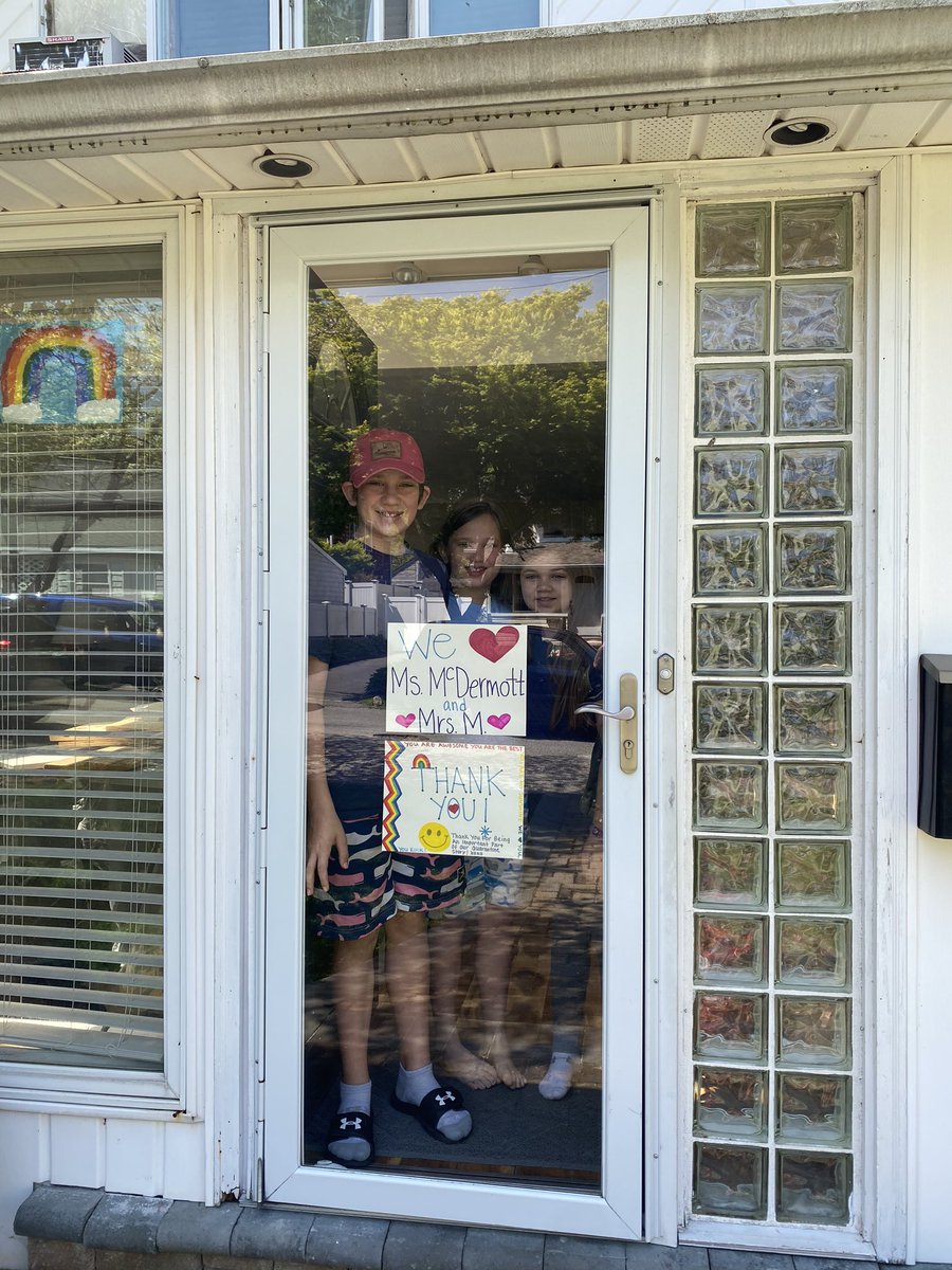 5mcdstrong's tweet photo. When you feel like a celebrity!#missmystudents #schoolconnection https://t.co/01uCJ0ZknJ