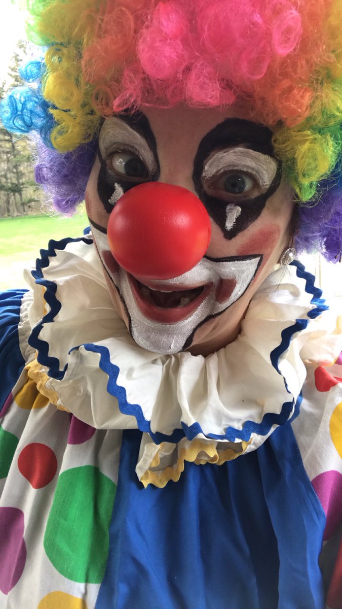 laura_mihalko's tweet photo. This week’s “Circus Day” for math and “Artist Day” for ELA! Thanks to @mrsbrownartedu and Ms. Kane for coming to our class!!🎪🎨 https://t.co/B7rZYmTCBC