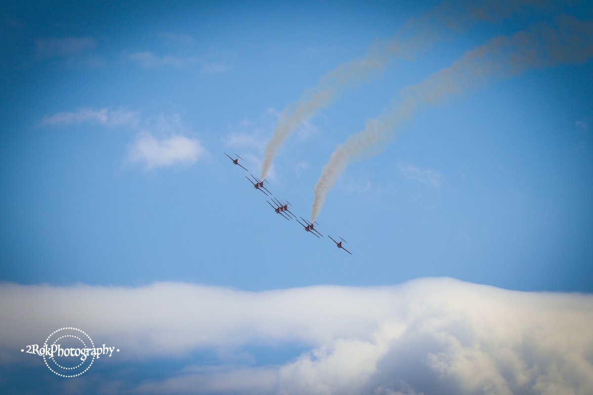 Manda199's tweet image. Thank you @CFSnowbirds for the flyover #yeg #CFSnowbirds #Canadians #StayAtHome @2rok_photography