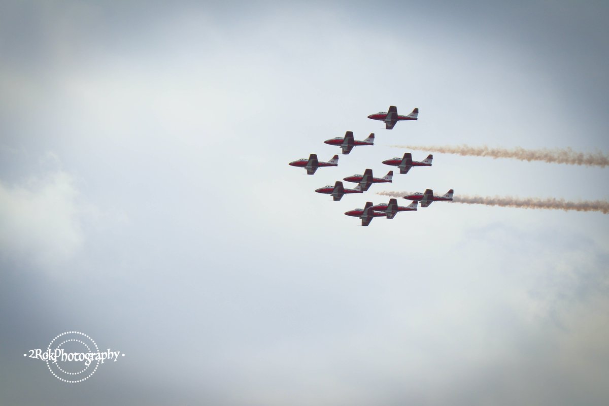 Manda199's tweet image. Thank you @CFSnowbirds for the flyover #yeg #CFSnowbirds #Canadians #StayAtHome @2rok_photography