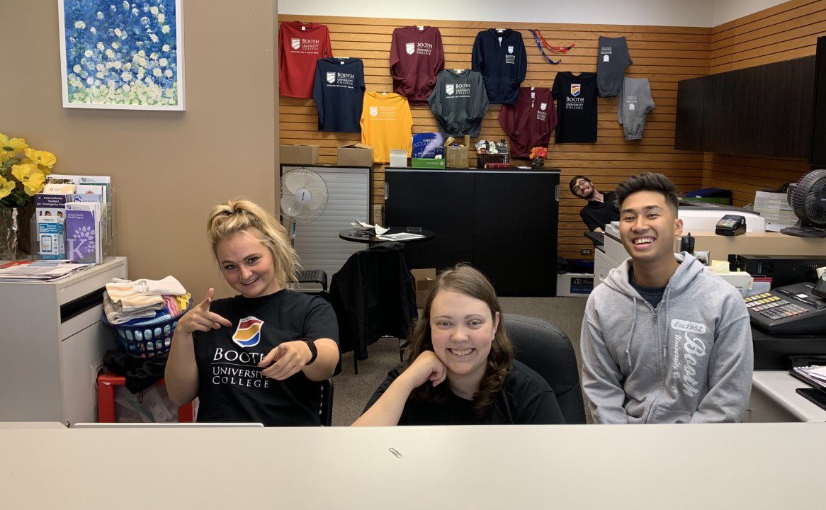 BoothUC's tweet photo. Happy to be heading into a long weekend. Take care everyone! #BoothUCProud #boothuctogether https://t.co/TaSk1C6Q2S