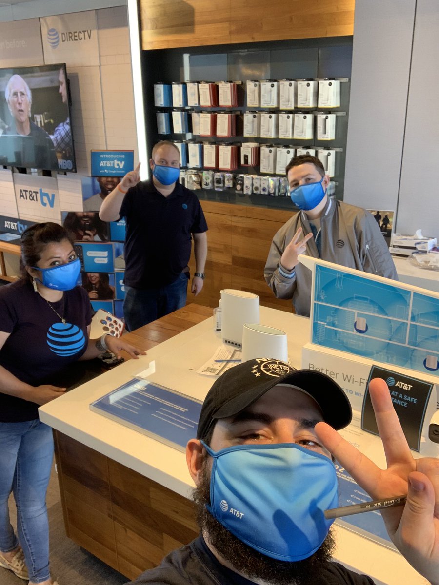 KTownZack's tweet photo. Bossman swinging through KTown for a store visit! #BEastmode #OneNYNJ @klane0917 https://t.co/kkmSjQHNOA