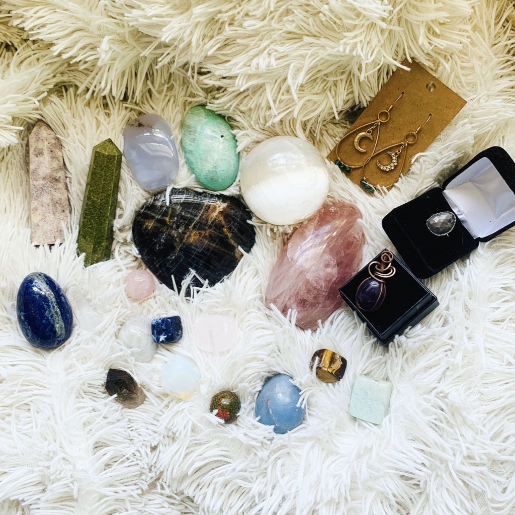 artbyjacstudio's tweet photo. ✨ArtByJacStudio PR Box Giveaway!✨

To enter:
•Follow me
•RT
•Tag a friend

Extra:
•Every NEW comment with a NEW tag = another entry (enter as much as you want!)

(1) Winner will receive a personalized PR Box from my brand (details below)

💕Ends when I hit 25k followers💕 https://t.co/3oO15yo7Bq