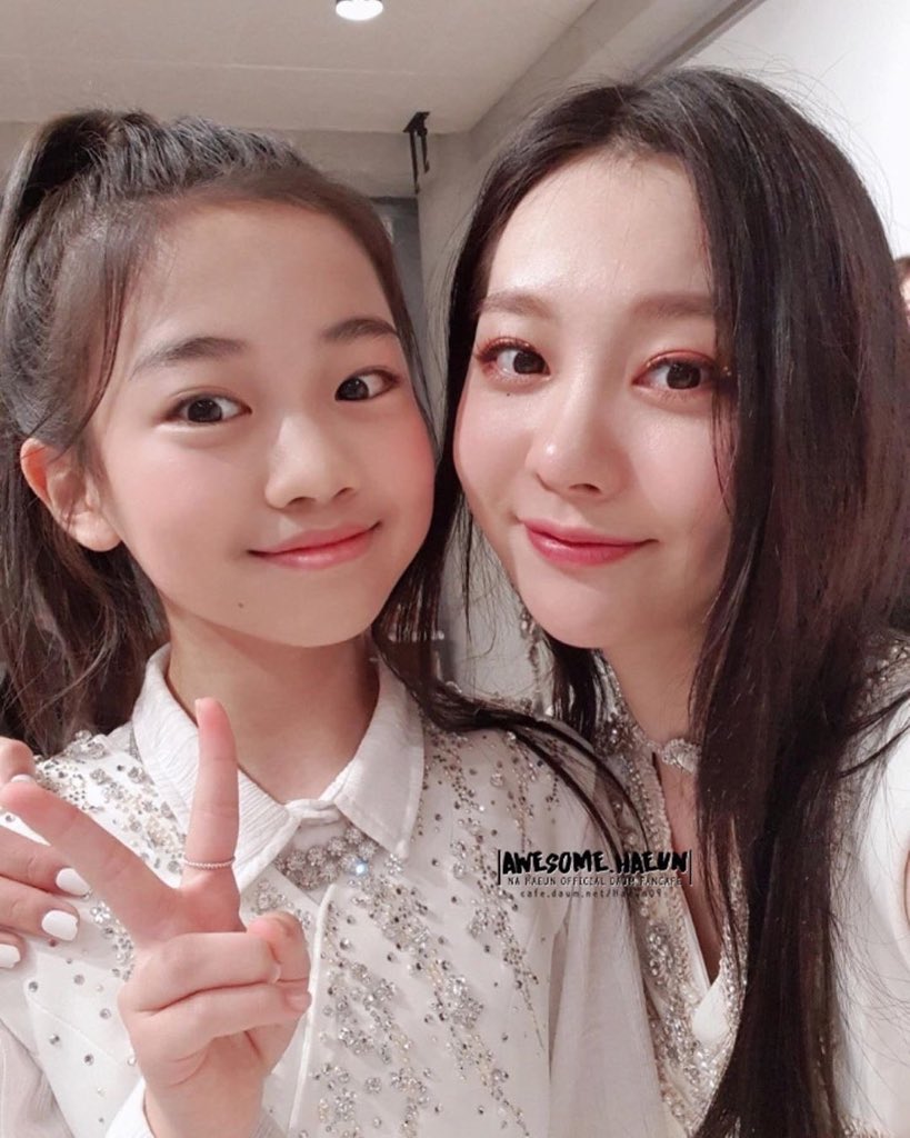 yiyeonsource's tweet photo. #YIYEON #이연 #BVNDIT https://t.co/k8X8xgNycd