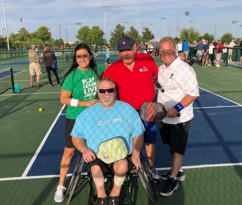 ArredondoSavage's tweet photo. A city's ability to connect people is what makes it amazing. Let's maintain #PhysicalDistancing but not distance socially.
I am happy that @Tempegov pickleball courts and other amenities are back and we are providing a safe way to reconnect!
#CitiesAreEssential #TempeTogether https://t.co/pIU97mG7zA