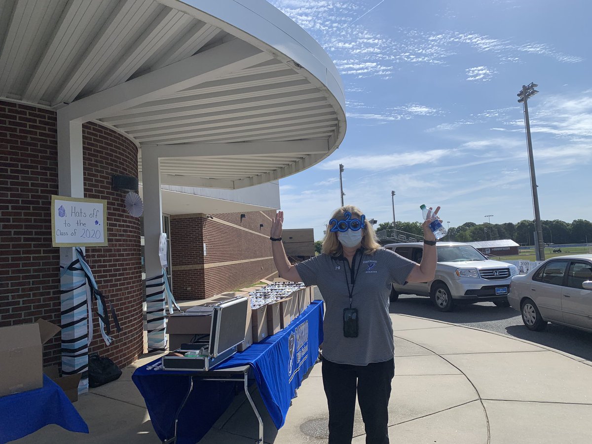 ParkwoodHSNC's tweet photo. Celebrating seniors at cap and gown distribution. @sambasden @AGHoulihan @UCPSNC @FleckTerri https://t.co/NBQDoQa8HR