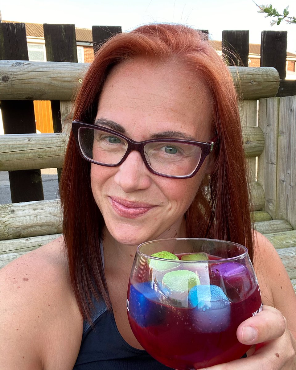 KarinBarker's tweet photo. That Friday, just after #jumpfit sweaty, gin feeling 😍 https://t.co/zjhR8Za42g