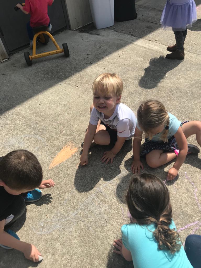 Spanish4Fun's tweet photo. OUTDOOR ART | This week we have been talking about different insects, and other animals. We're also enjoying  amazing weather and making chalk art outside!
.
.
.
.
.
.
.
.
#cary #raleigh #northcarolina #education #spanish #parents #children #stayathome #quedateencasa #wakeforest https://t.co/LEwhTfqV4x