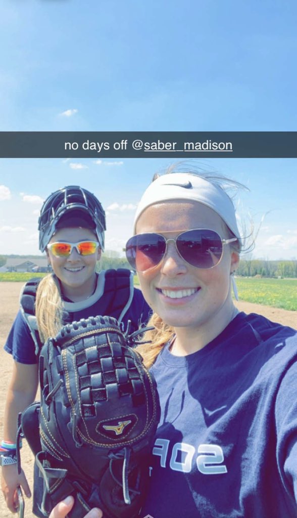 Madison_p52's tweet photo. No days off with @e_koch33 #AllIn @SaberFastpitch https://t.co/sQl6bgNqPt