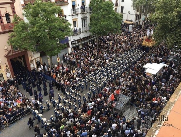 #45AñosdeSoL. 45 años de historia,de plumas, de elegancia, de saber estar... 45 años d sones de Sôl!!
Por muchos años mas y Por Sevilla Siempre!!