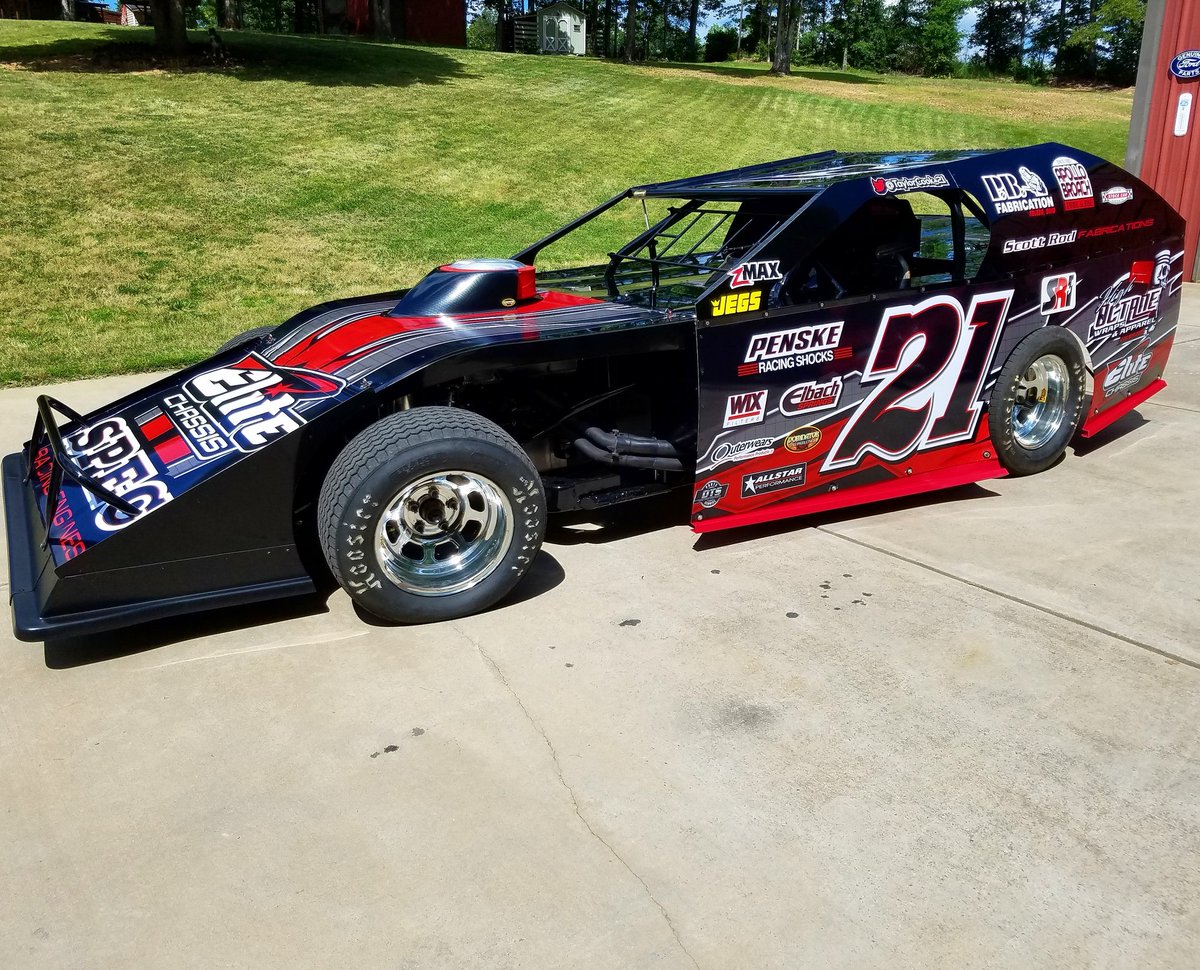 TaylorCook_21's tweet photo. Hi, I'm new here 👋
.
.
Heart eyes all day for this beaut 😍 Track debut this weekend at 311 Speedway. https://t.co/1s2vdCcGH0