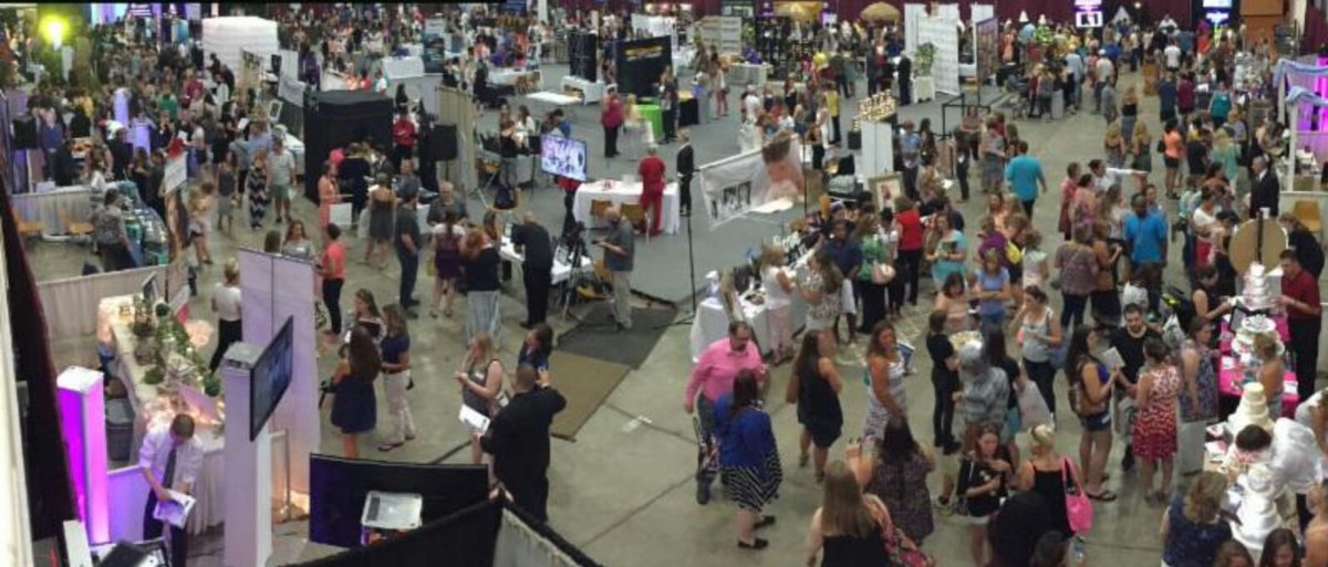 David_Lee_Evans's tweet photo. To this day,  I still say Morristown Armory is the best location for any computer show!  Bought my second C / C++ compiler here. Also a place to meet familiar faces. bc of it's Central location.
#computerShow
#coincidences https://t.co/dLU1q93Km1