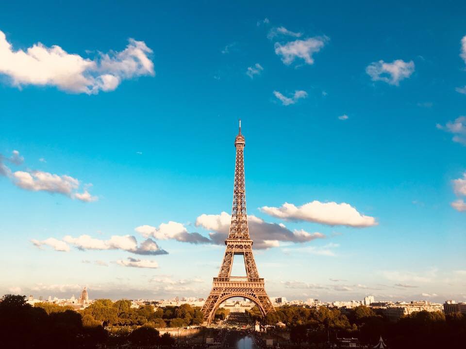 feuilleblanche_'s tweet photo. 📝 Date à rebours: 15 mai 1889. Ouverture au public de la #TourEiffel #Paris 312 mètres, la tour plus haute du monde jusqu’en 1930: le #ChryslerBuilding à #NewYork. «Je vais être jaloux de cette tour. Elle est plus célèbre que moi.» #GustaveEiffel. #feuillesblanches #art #culture https://t.co/16tvDwHQSs