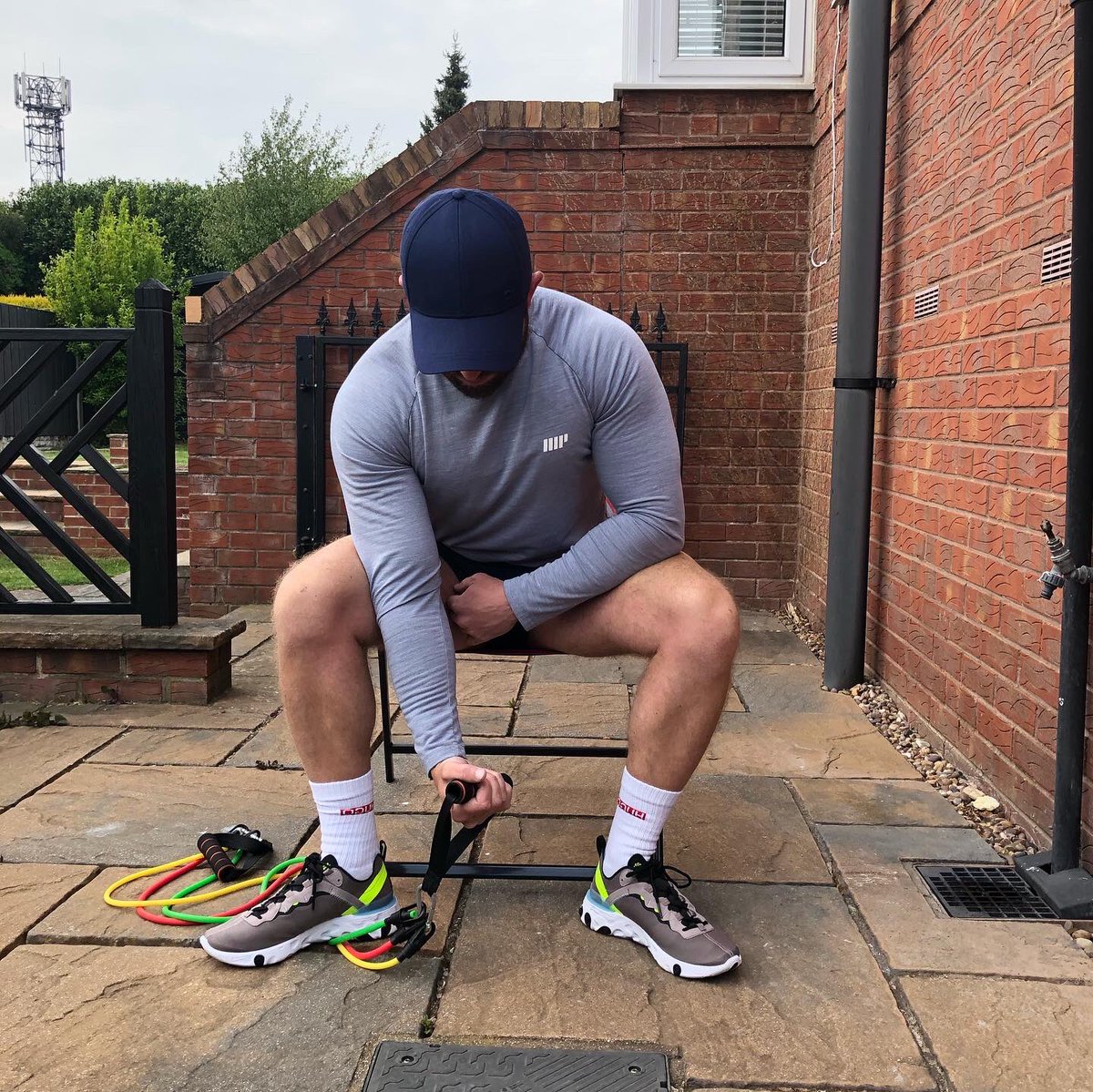 bandworkouts's tweet photo. Concentration bicep curls 💪🏽find out more on our website - https://t.co/w9Xfxbg5VF #bicep #bicepworkout #biceps #bicepcurls #concentrationcurls #workout #homeworkout #gym #homegym #resistancebandsworkout #resistancebands https://t.co/z4m3xWOO1d