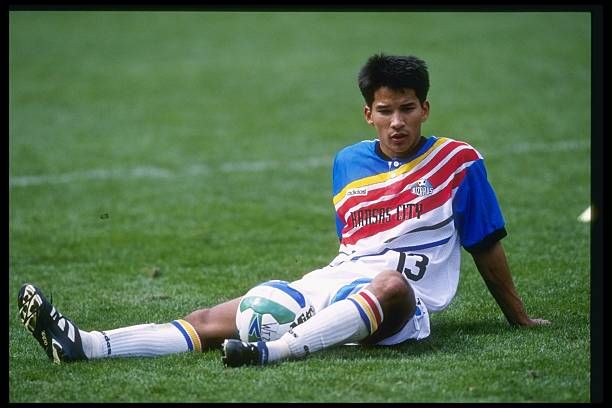 DatWinning's tweet photo. 31 APA Athletes in 31 Days: MARK CHUNG

Born of Hakka Chinese and Jamaican ancestry, Chung played 10 seasons in Major League Soccer (1996-2005). He was the 1st Asian American ever to play on the US Men's National Team w/ 24 caps and 2 goals.

#APAHM #31APAAthletesin31Days #AAPIHM https://t.co/DgQZQ7GXmw