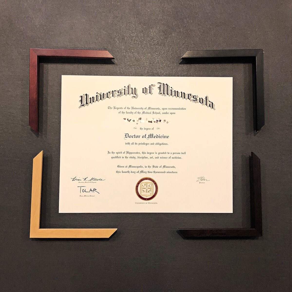 mplsframeshop's tweet photo. Create a professional background for your next zoom meeting @mplsframeshop.
.
.
.
.
#staysafeMN #minneapolis #customframing #design #minnesota #diploma https://t.co/OsmPx57kcg